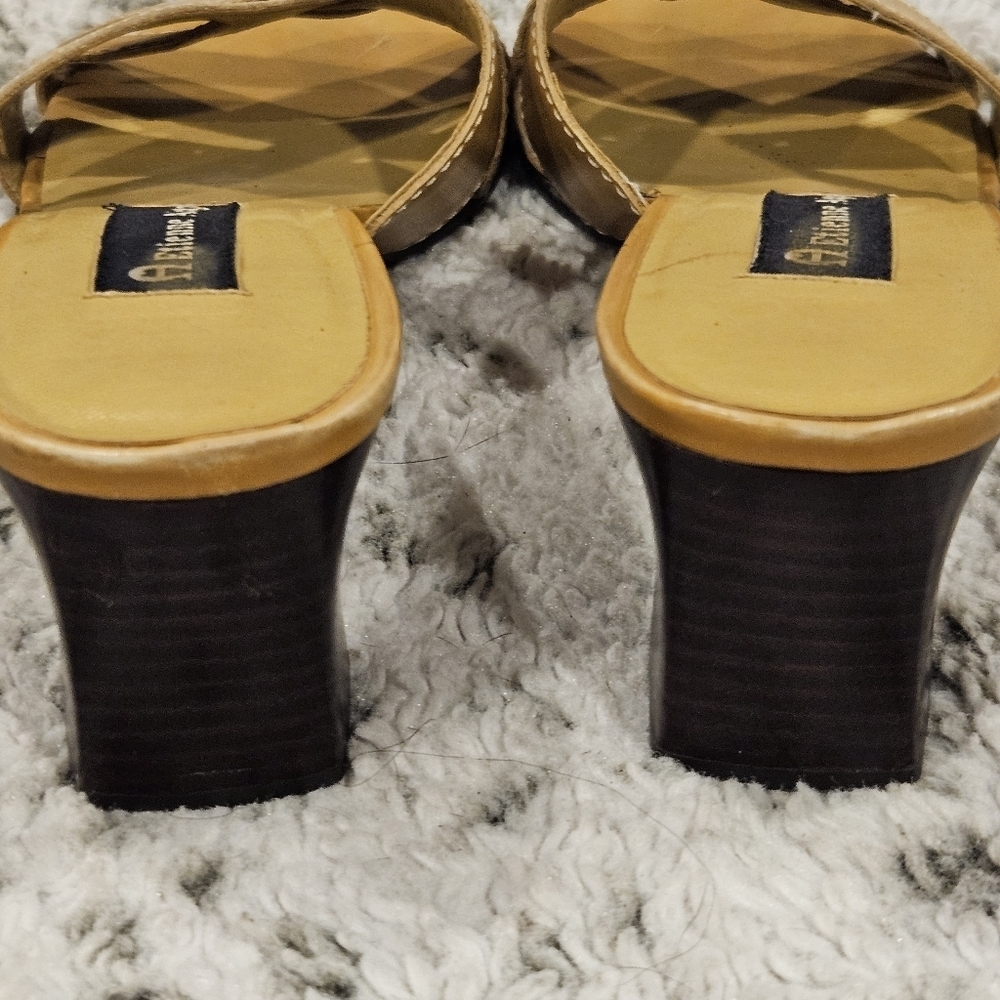 Etienne Aigner SZ 5.5 Tan Leather Open Toe Slip On 2.5" Heel Sandal Shoe - Picture 3 of 12